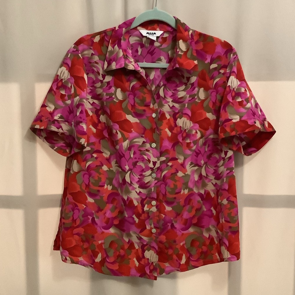 Alia Floral Button-Up Blouse in Pink, Red and Olive